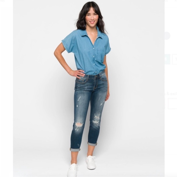 Judy Blue Denim - Judy Blue Mid-Rise Relaxed Fit Distressed Girlfriend Jeans